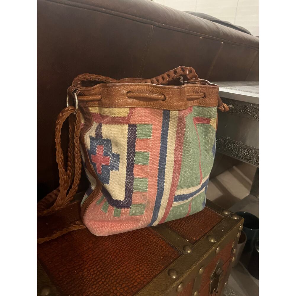 Vintage Kilim or Southwest-style woven bag with leather trim. - Picture 4 of 6